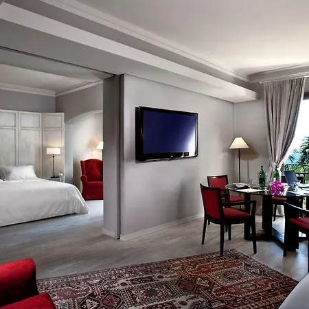 Hotell Grand Baia