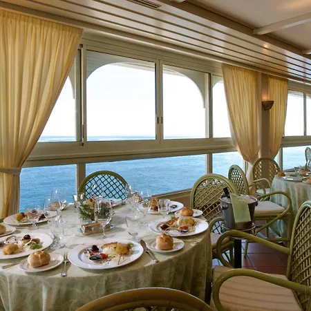 Hotell Grand Baia