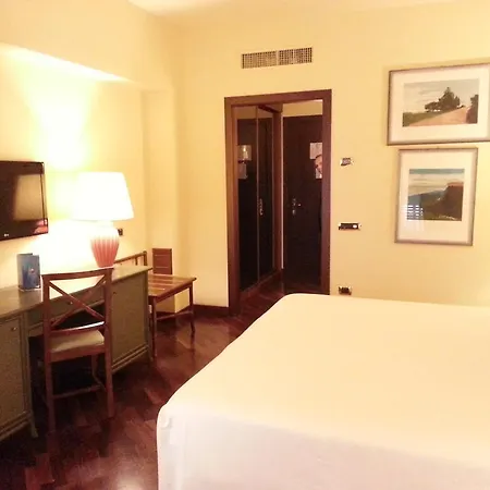 Hotell Grand Baia
