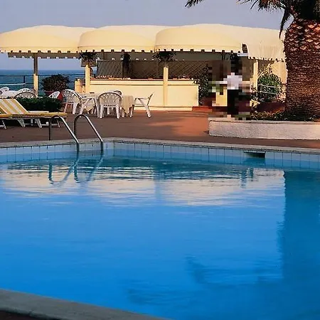 Hotell Grand Baia