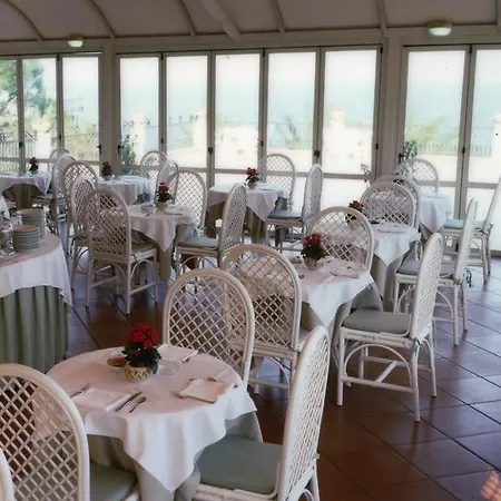 Hotell Grand Baia Cannizzaro