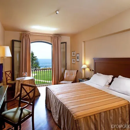Hotell Grand Baia 4*