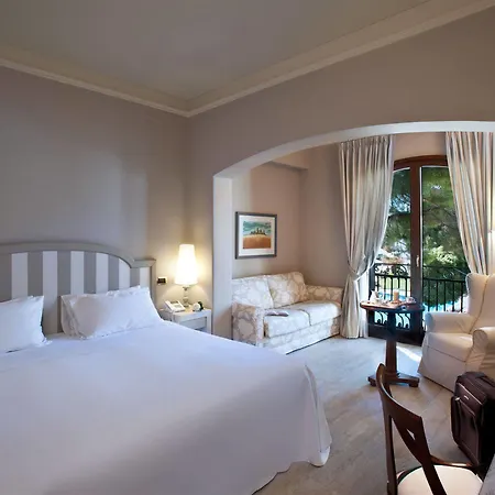 Grand Baia Hotell