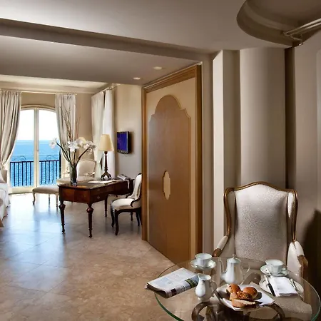 Grand Baia Hotell