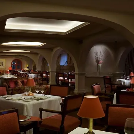 Hotell Grand Baia 4*